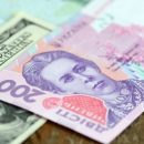 Эксперты: в ближайшие дни курс доллара продолжит рост»