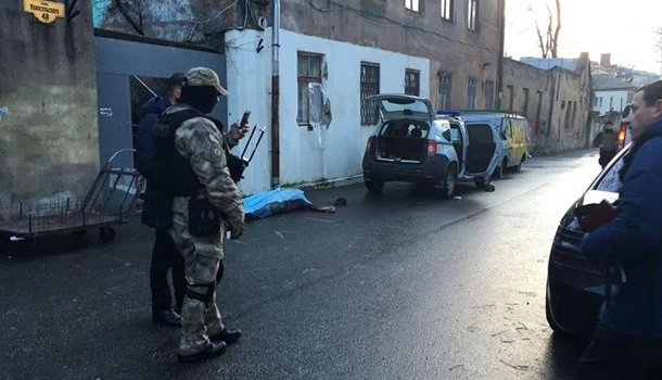 Перестрелка в Одессе: в больнице скончался раненный 30-летний полицейский