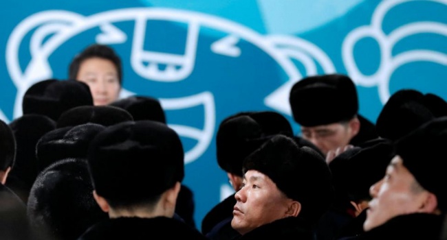 В соцсетях обсуждают форму спортсменов КНДР на ОИ в Пхенчхане: «Брежнев отдыхает»