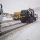 Сильный снегопад парализовал движение на западе Украины