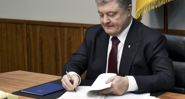 Закон о реинтеграции Донбасса подписан, но имена тех, кто за него не голосовал, украинцы не забыли, – политолог