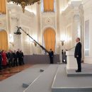 Блогер: россияне аплодируют стоя, когда Путин презентует не новейшую разработку в медицине, а ракету – этим все сказано