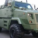 В Киеве на «Нивках» произошло ДТП с военным броневиком Cougar