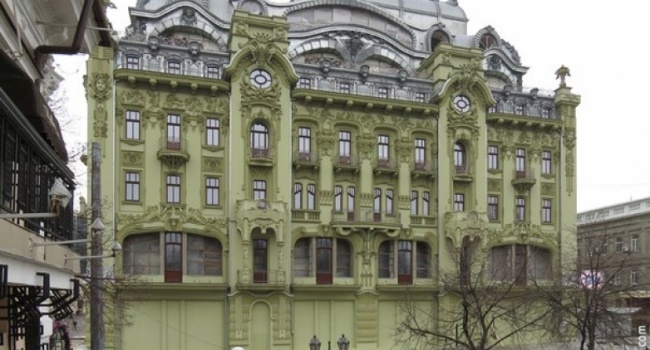 В Одессе в центре города «свободовцы» захватили гостиницу «Большая Московская»