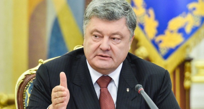 Порошенко пояснил, зачем из Украины выдворяют российских дипломатов
