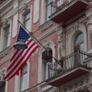 Дипломаты США сняли государственный флаг с генконсульства в Санкт-Петербурге