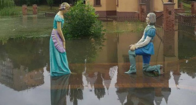 «Профессионализм» соратников Тимошенко отправил огромный детский парк под воду