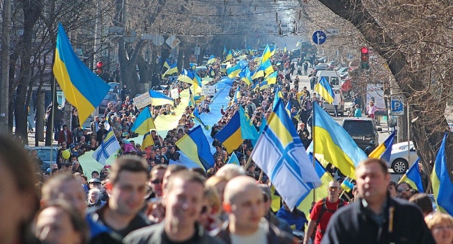 В Одессе существует украинское сообщество, оно сейчас гораздо мощнее, чем было четыре года назад, – психолог