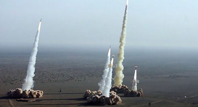 Порошенко: для испытания новых видов ракет необходимо расширить границы полигонов в Украине