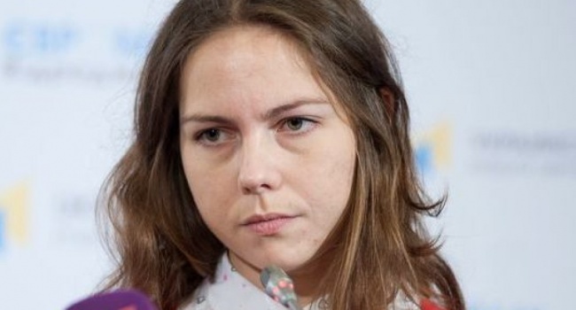 В столице неизвестные прорезали колеса автомобиля сестры Надежды Савченко