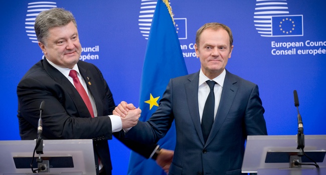Порошенко договорился с Туском о проведении саммита Украина – ЕС