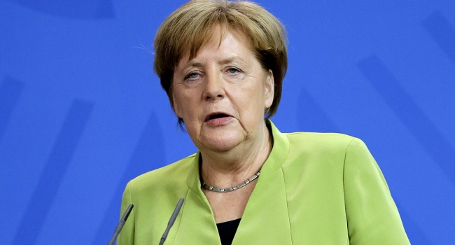Меркель призывает Европу отказаться от США