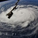 К побережью США приближаются четыре сильнейших шторма