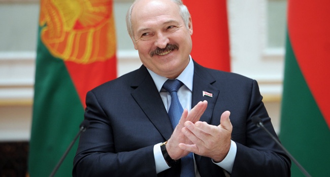 Лукашенко: Мы приедем в Украину на комбайнах, троллейбусах, автобусах. Но не на танках