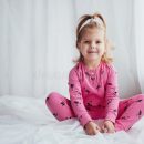 Лучший подарок для вашей дочери это пижамы для девочек от магазина olioli.com.ua