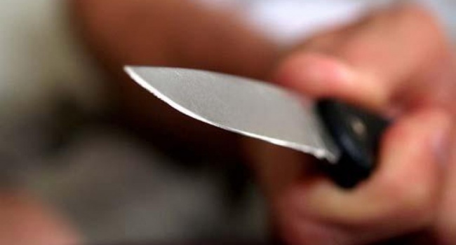 В России переселенка из Донецка напала с ножом на женщину из-за родительского чата