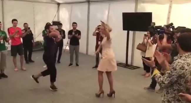 «Не Жириновским единым»: Захарова вообразила из себя «циганочку с выходом», танцуя лезгинку на публике