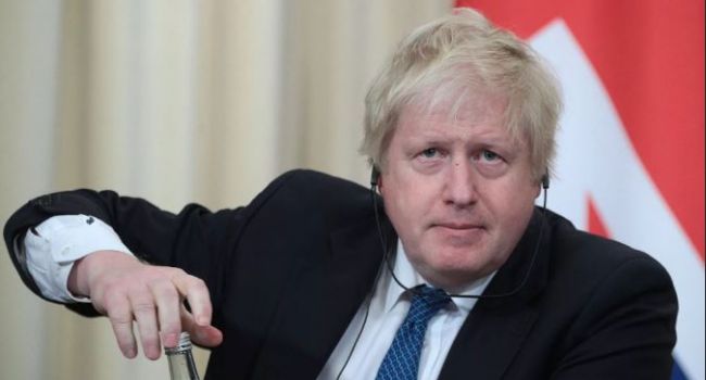 «Простое указание»: Борис Джонсон ввел жесткий карантин в Британии