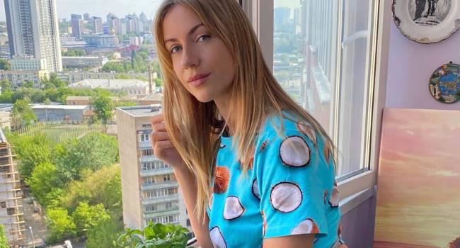 «Столь эпатажно и откровенно»: Леся Никитюк показал пикантные снимки в пижамке