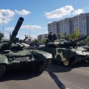 «Батька готовится к войне с РФ?»: Беларусь перебрасывает на границу с Россией танки и БТР