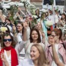 Юрист-международник: главное отличие протестов в Беларуси от украинских майданов – это то, что в бой пошли женщины