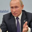 Цимбалюк: Путин везде рассказывает о чудо-вакцине от коронавируса, а сам до сих пор боится выходить из бункера