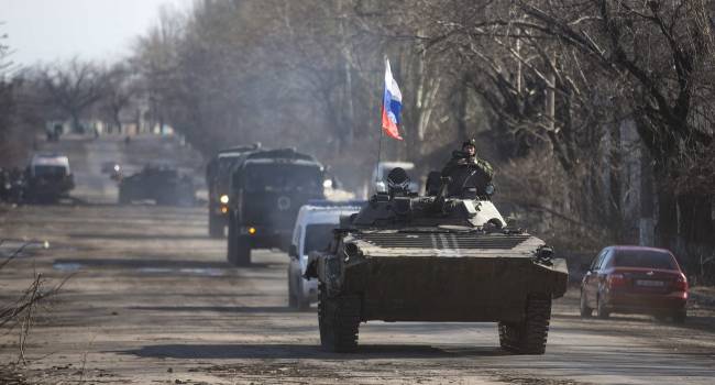 «Готовятся к котлу?»: Боевики активно стягивают в Донецк бронетехнику. Замечены БТРы, САУшки и прочее