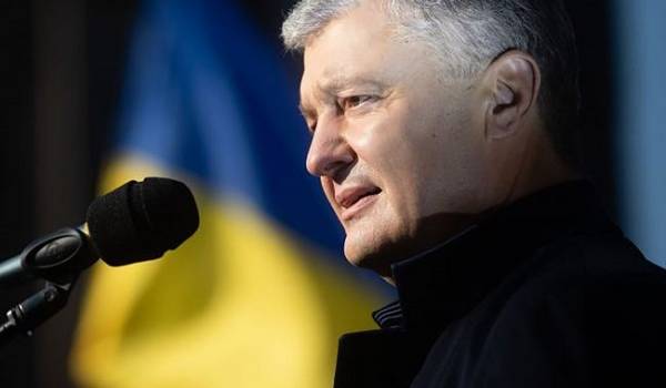 «Власть боится идей Майдана»: Порошенко прокомментировал обыски в музее Революции достоинства