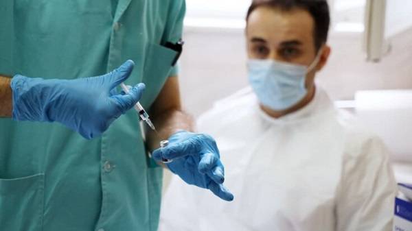 «Это как надо унижаться?»: журналист резко выступил против российской вакцины от коронавируса