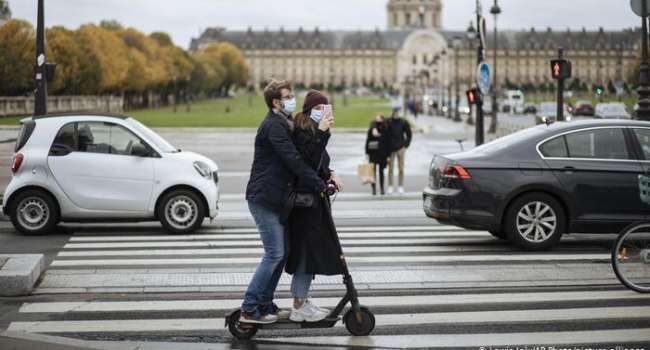 «Прекратить разговаривать»: Во Франции советуют ввести новые ограничения в общественном транспорте