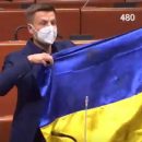 Гончаренко достал флаг Украины в ПАСЕ: президент Ассамблеи намерен наказать украинского политика