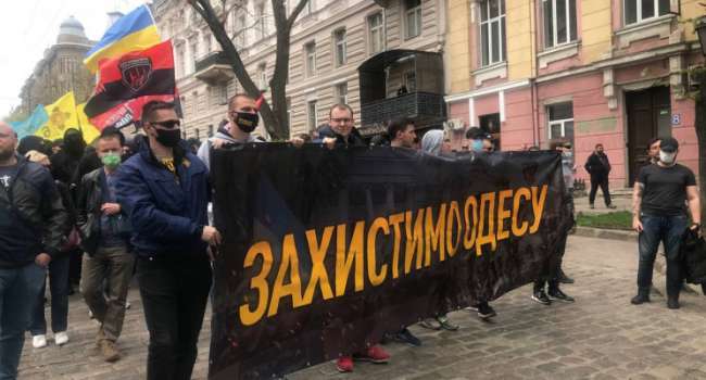 Охватывает шок и берет оторопь от произошедшего: в России вне себя от марша защитников Одессы 2 мая